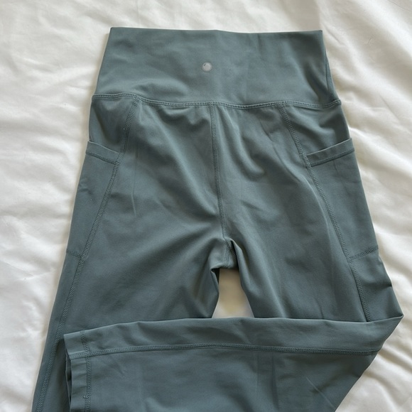 Compression workout leggings - Picture 3 of 3